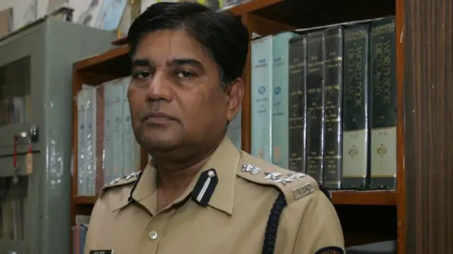 माजी आयपीएस अधिकारी सुरेश खोपडे