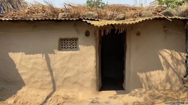 वानखडे कुटुंबीयाचं घर