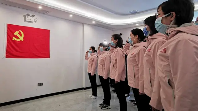 抗疫中的火线入党仪式