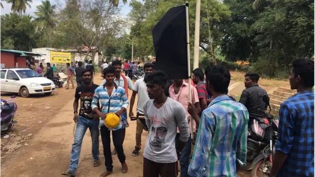 வெறிச்சோடிய அலங்காநல்லூர் வாடிவாசல்