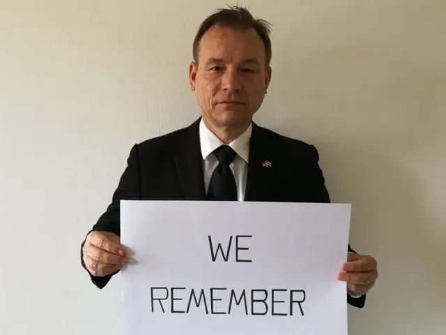 เราขอเชิญสมาชิก #BNK48 มาคุยเกี่ยวกับความน่ากลัวของเผด็จการนาซีกับเรา