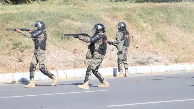 ਮੁਜ਼ਾਹਰਾ ਤੇ ਪੁਲਿਸ ਕਾਰਵਾਈ