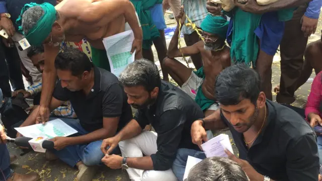 டெல்லியில் தமிழக விவசாயிகள் போராட்டம்