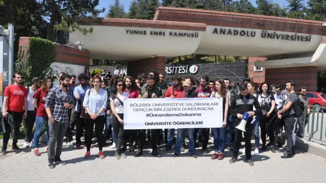 Anadolu Üniversitesi'nde protestolar