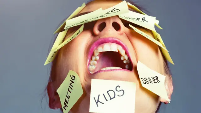 stresli çalışan kadın