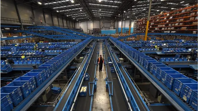 Автоматизация до сих пор позволяла торговле сокращать издержки и была на руку потребителям