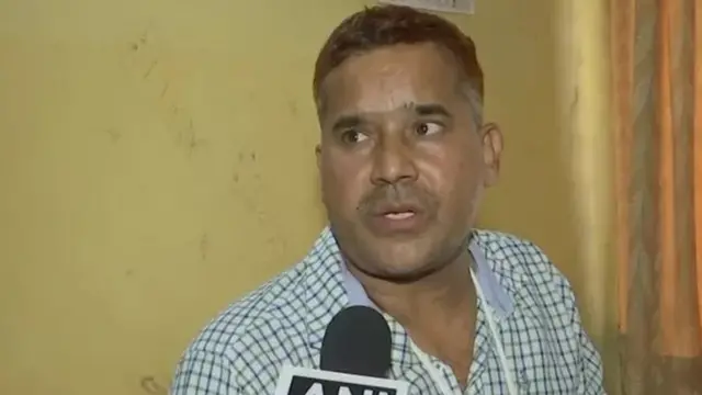 ગોળી વાગ્યા બાદ દિલ્હી પોલીસના સબ-ઇન્સ્પેક્ટર મેઘાલાલ ઈજાગ્રસ્ત થયા હતા.