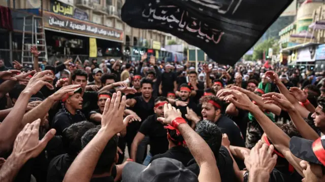 Muslimiin shiica oo dabbaldagaya