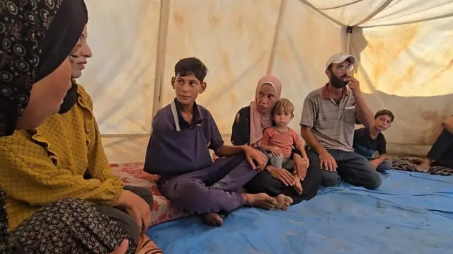 سلوان وسط أسرتها