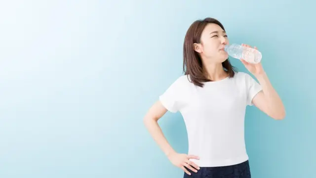 喝水