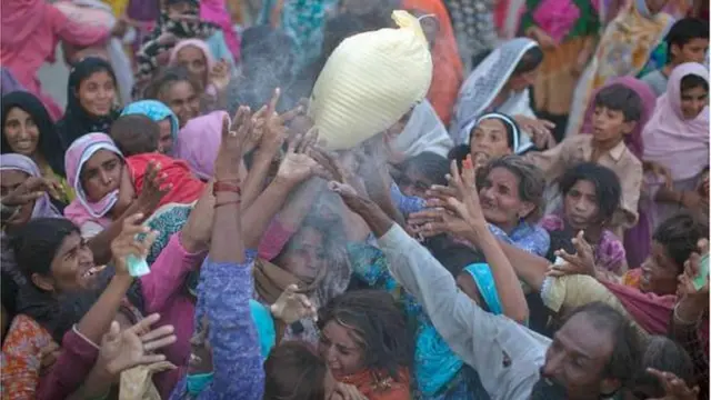 ماهرین وايي، په هغو خلکو کې د ناروغیو خپرېدو وېره ده، چې په خوړو او سرپناه پسې لالهاند دي.