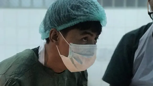 ခွဲစိတ်ခန်းဝင်နေတဲ့ ကိုသီဟတင်ထွန်း