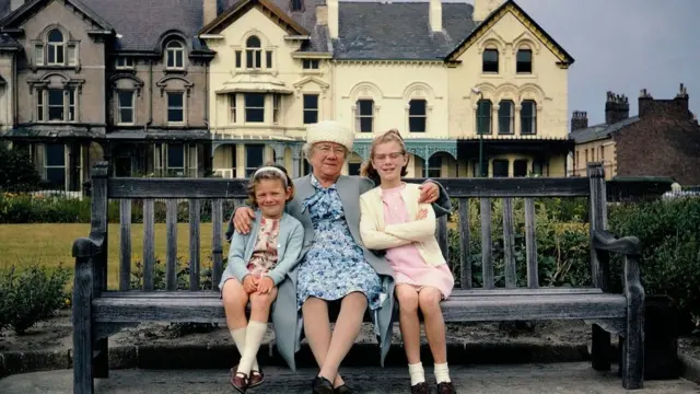 اشتهر البريطانيون بالتحفظ وضبط النفس والبساطة