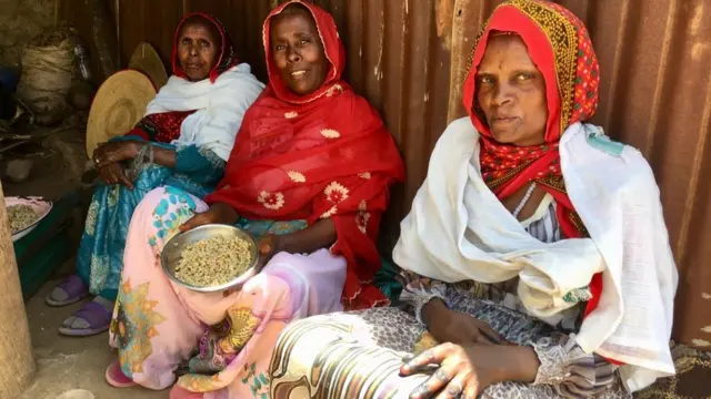 ሙስሊም እናቶች በውቅሮማራይ መስጂድ ውስጥ