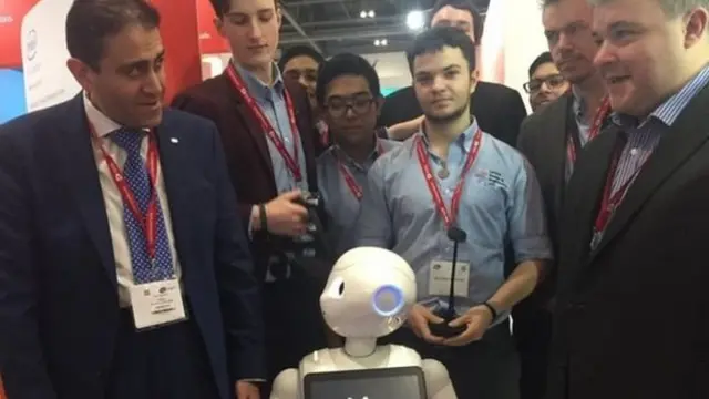 คนและหุ่นยนต์