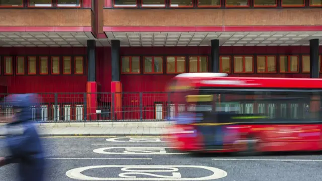 Як це в Британії. Чи можна скласти на права без хабаря
