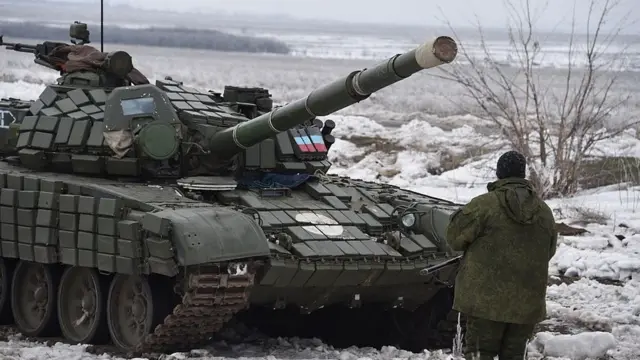 Танк Т-72 з символікою сепаратистів поблизу Дебальцевого, 2015 рік.