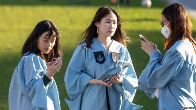 कोरोना वायरस के कारण फंसे छात्र