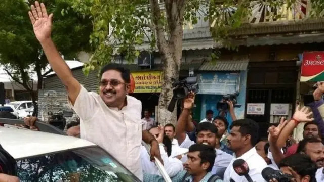 தினகரன்