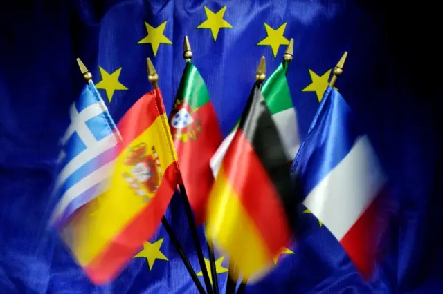 યુરોપિયન યુનિયન સાથે યુરોપના દેશના ધ્વજ
