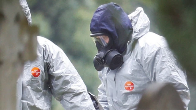 รัฐบาลอังกฤษเกรงว่าสารพิษที่ใช้ลอบสังหารอดีตสายลับรัสเซีย จะทำให้ชีวิตของพลเรือนจำนวนมากต้องตกอยู่ในอันตรายไปด้วย