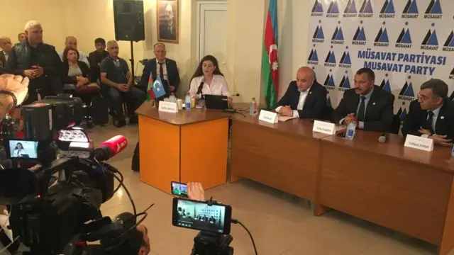 Debat Müsavatın qurultayı