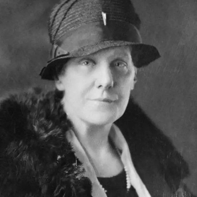 安娜·贾维斯创建母亲节，圆了母亲梦想。