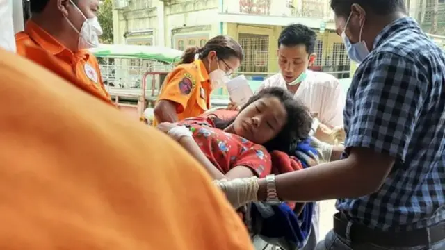 ကျော်တော်ပစ်ခတ်မှုအတွင်း ဒဏ်ရာရသူတွေထဲ လုပ်ငန်းခွင်ဝင်နေတဲ့အမျိုးသမီးတစ်ဦး ပါဝင်ပါတယ်။