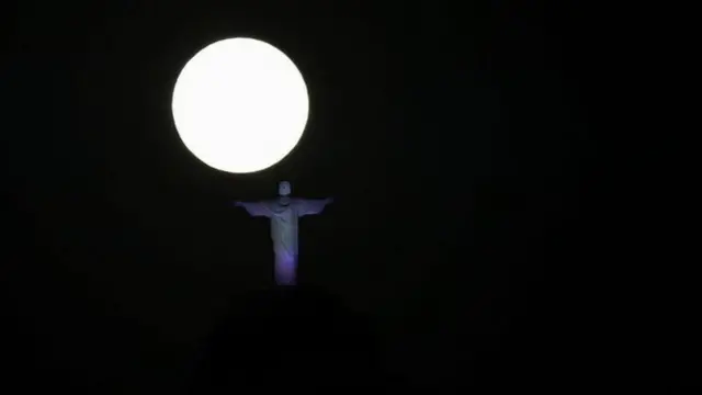 супермісяць