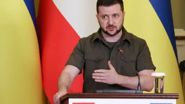 Le président Zelensky lors d'une conférence de presse en avril 2022 à l'ambassade d'Autriche à Kiev