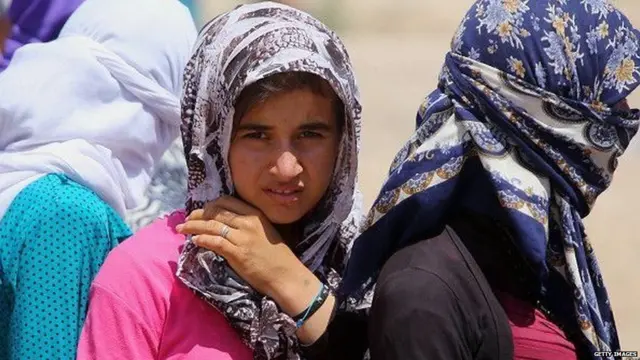 ਹਰ ਔਰਤ ਦੀ ਤਸਵੀਰ ਨਾਲ ਲੜਾਕੇ ਦਾ ਨੰਬਰ ਹੁੰਦਾ ਸੀ