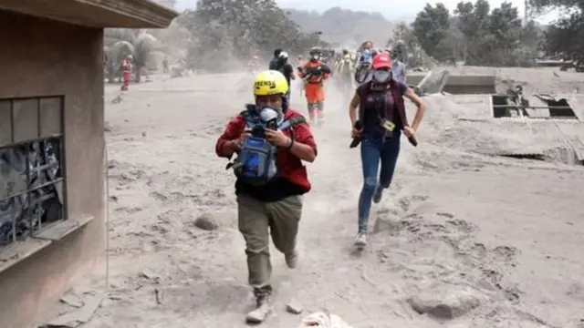 எரிமலை வெடிப்பு: வரைபடத்திலிருந்து துடைத்தெறியப்பட்ட கிராமம்