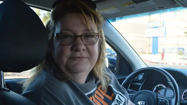 한때는 요리사였지만 지금은 운전사로 일하는 셸리 리온