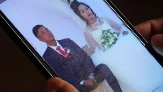 మోంగ్లోంగ్, హోకుప్‌ల పెళ్లి ఫొటో