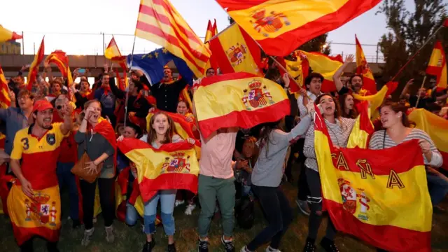 демонстрация в Барселоне поддержку испанской национальной полиции