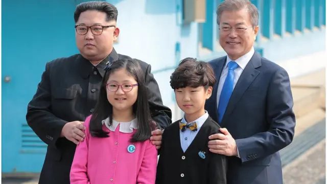 지난 4월 남북정상회담에서 김정은 북한 국무위원장에게 꽃을 전달한 화동들은 대성초 5학년 남녀 어린이들이었다