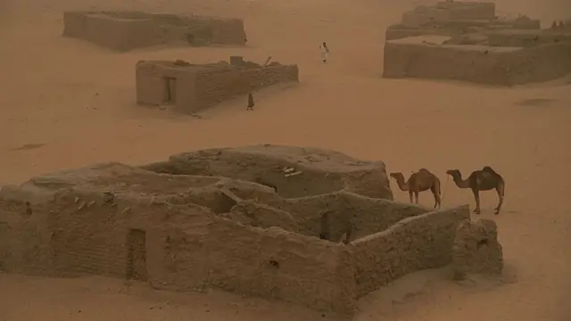 Arawan, the last settlement north of Timbuktu before the empty expanses of the Sahara, Mali, 2002. (Photo by Wade Davis/Getty Images)