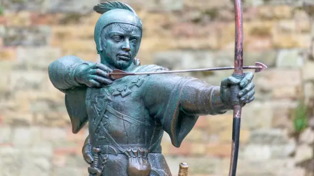 Estatua de Robin Hood.