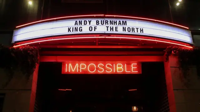 Вывеска в Манчестере