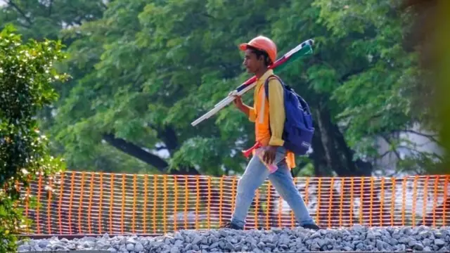 মালয়েশিয়ায় বৈধ-অবৈধ মিলিয়ে কয়েক লাখ বাংলাদেশি রয়েছেন