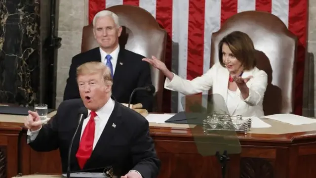 Pimpinan Kongres dari Demokrat, Nancy Pelosi saat Presiden Trump menyampaikan pidato kenegaraan pada 5 Februari 2019.