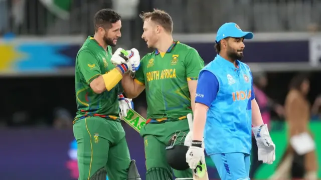 এখনও পর্যন্ত দক্ষিণ আফ্রিকা টি-টোয়েন্টি বিশ্বকাপের সেমিফাইনাল খেলার পথে খুব ভালোভাবেই আছে।