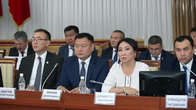 Жаңы өкмөттүн курамынын үчтөн бири жаңырды