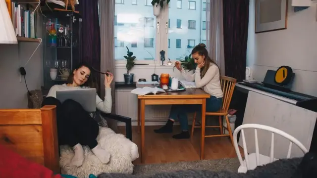 Kecemasan sosial kita dapat menghalangi kita untuk berhubungan dengan orang-orang yang mungkin benar-benar menghargai kita.