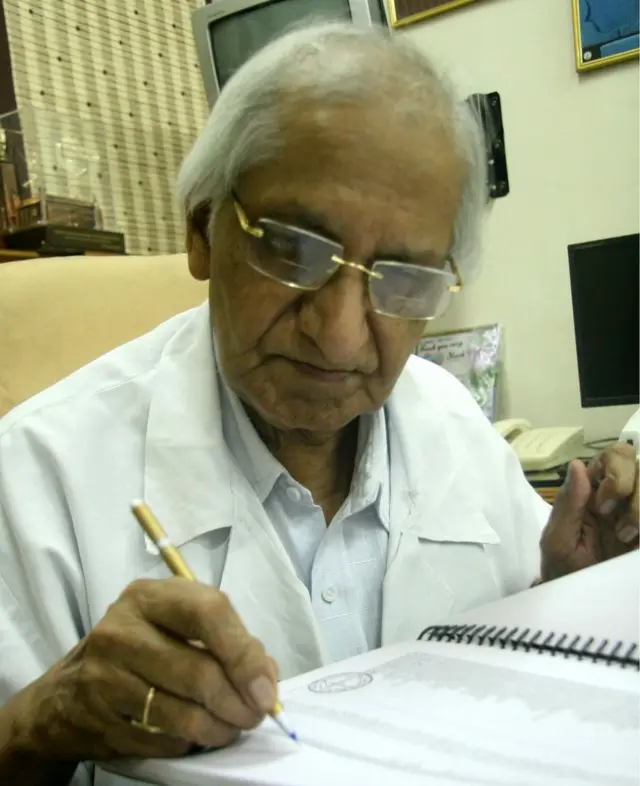 એચ.એલ ત્રિવેદી