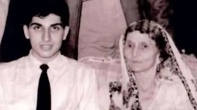 ரத்தன் டாடா அவரது பாட்டியுடன்