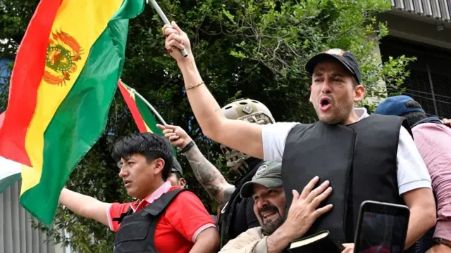 Luis Fernando Camacho durante protestos na Bolívia