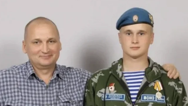 Микола Козлов (праворуч)