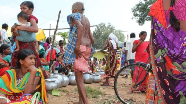 आदिवासी महिलाएं