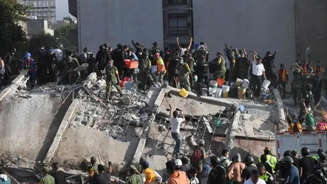 ધરાશાયી થયેલી બિલ્ડિંગ